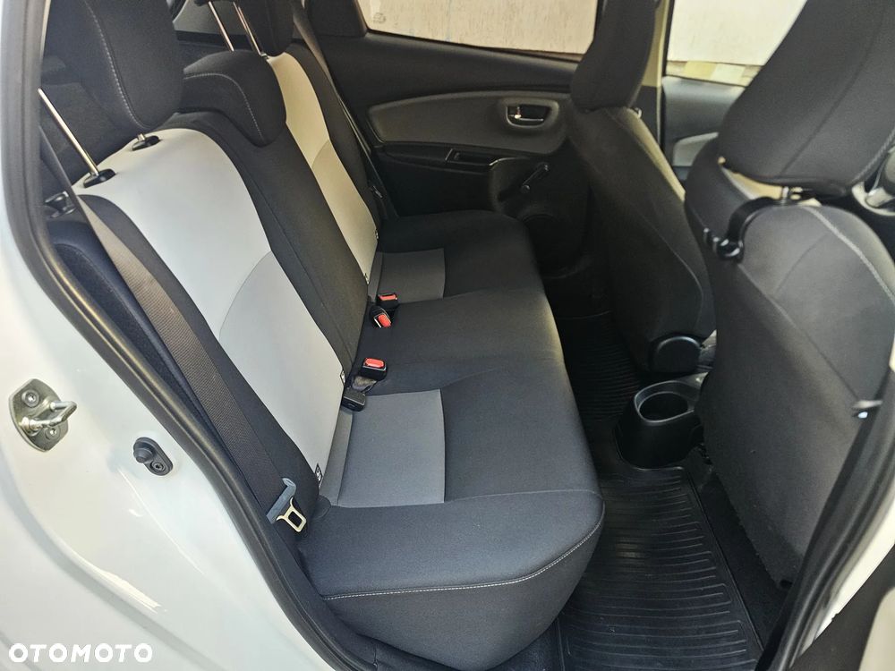 Toyota Yaris 1.5 Premium - 22