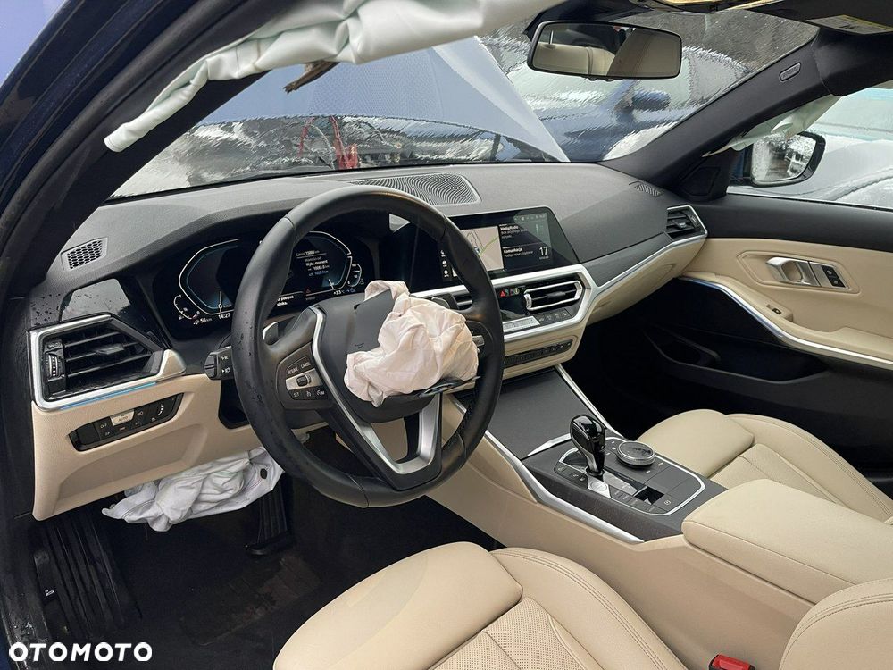 BMW Seria 3 330e PHEV xDrive - 7