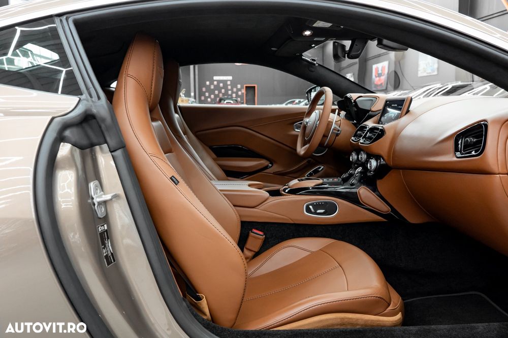 Aston Martin V8 Vantage Standard - 11