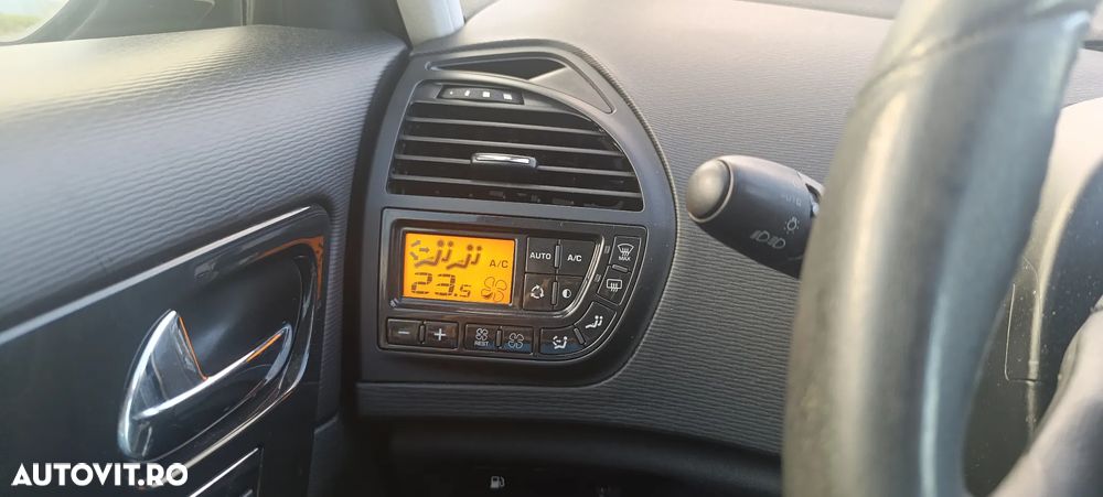 Citroën C4 Picasso 2.0 HDi FAP Exclusive - 19