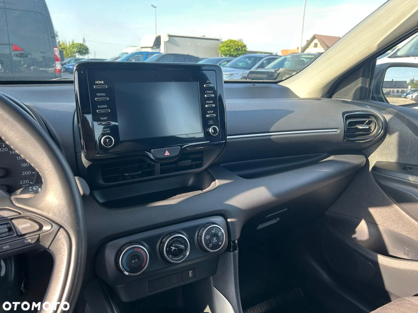 Toyota Yaris 1.5 Comfort CVT - 24