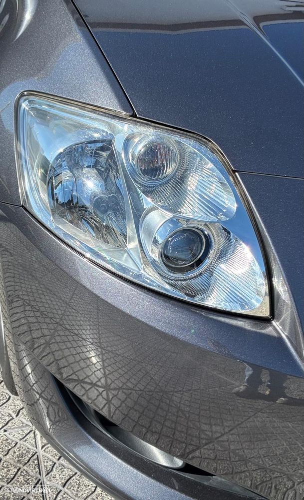 Toyota Auris 1.4 D-4D Comfort+VSC - 4