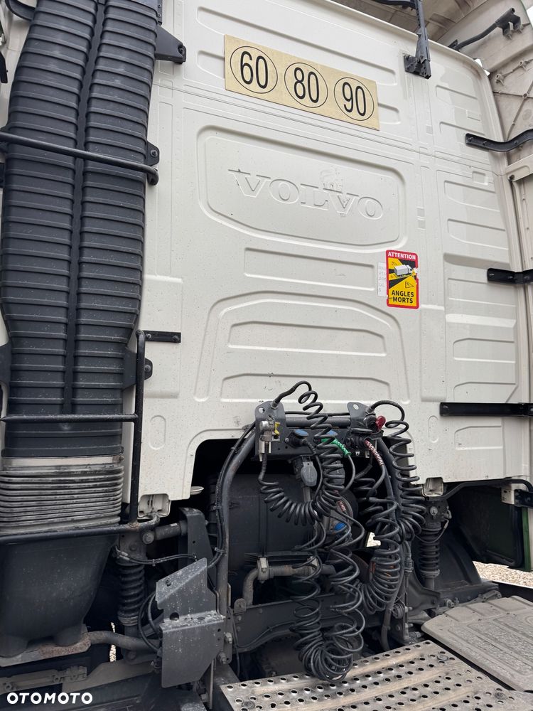 Volvo - 8