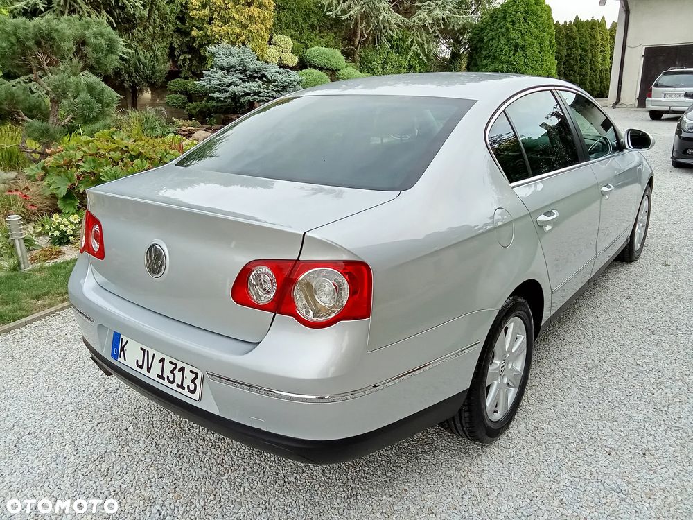 Volkswagen Passat - 8