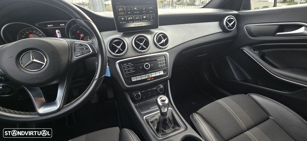 Mercedes-Benz CLA 200 (CDI) d Urban - 21