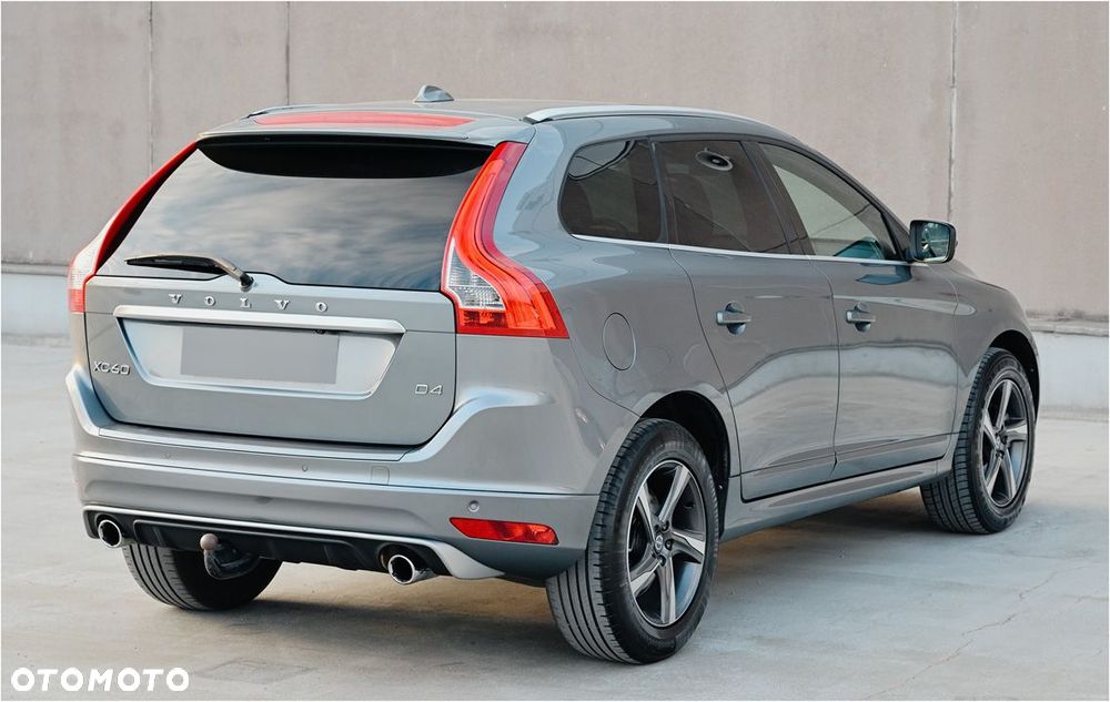 Volvo XC 60 D4 Drive-E R-Design Momentum - 4