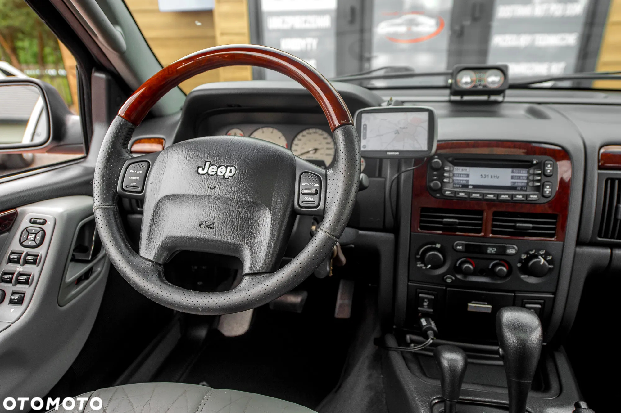 Jeep Grand Cherokee 4.7 Overland - 25