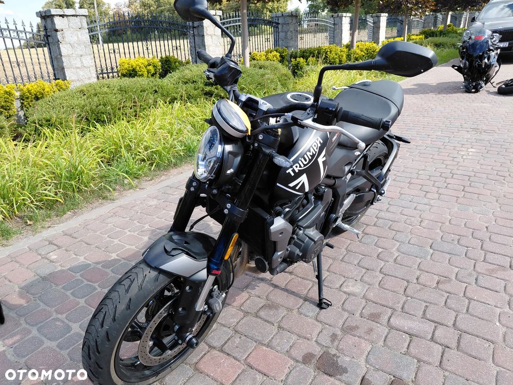 Triumph Trident - 1