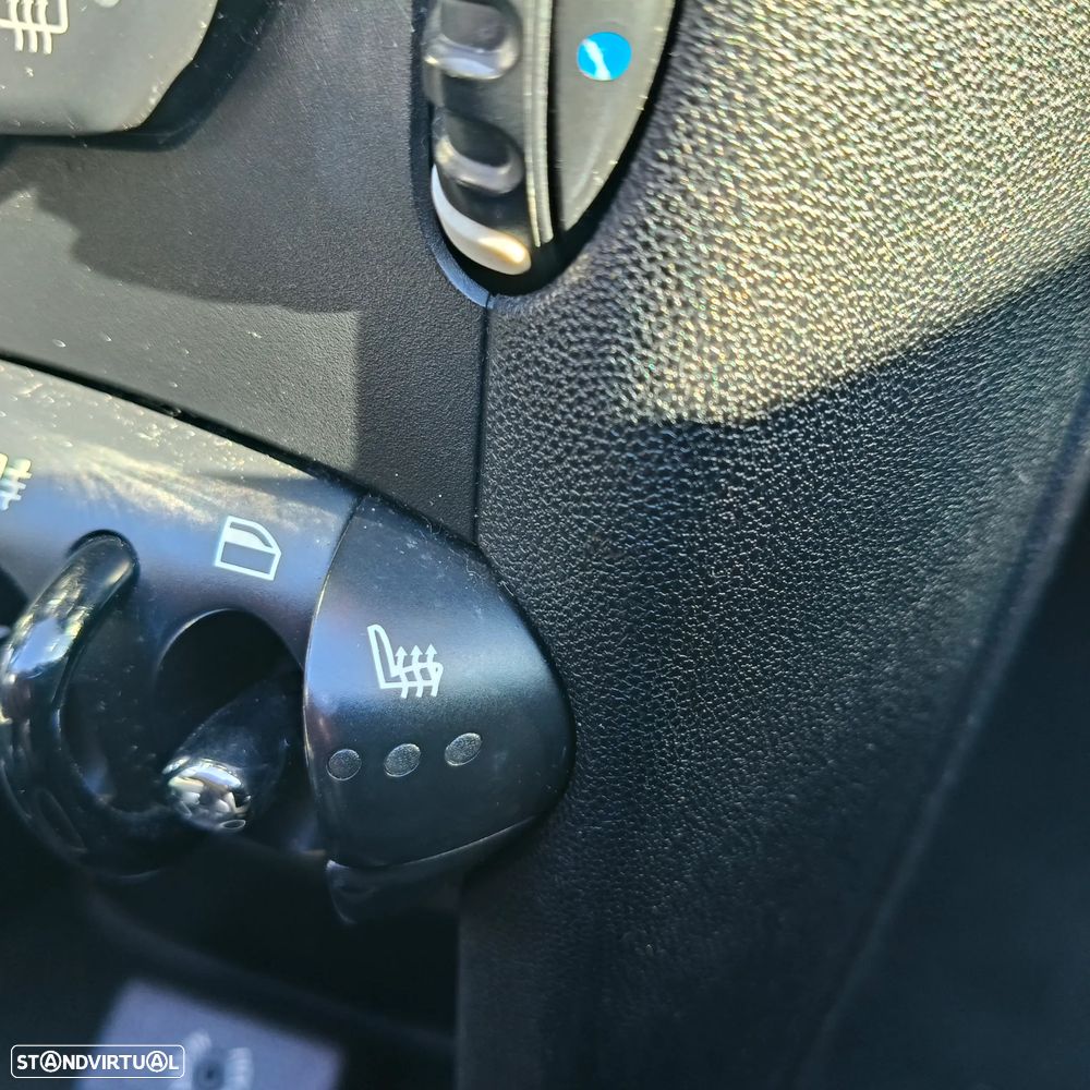 MINI Cabrio Cooper D - 12