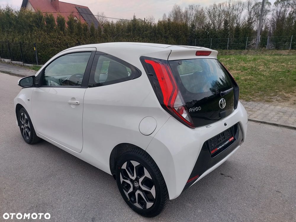 Toyota Aygo x-play - 6