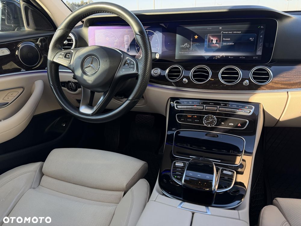 Mercedes-Benz Klasa E 220 d 9G-TRONIC - 13