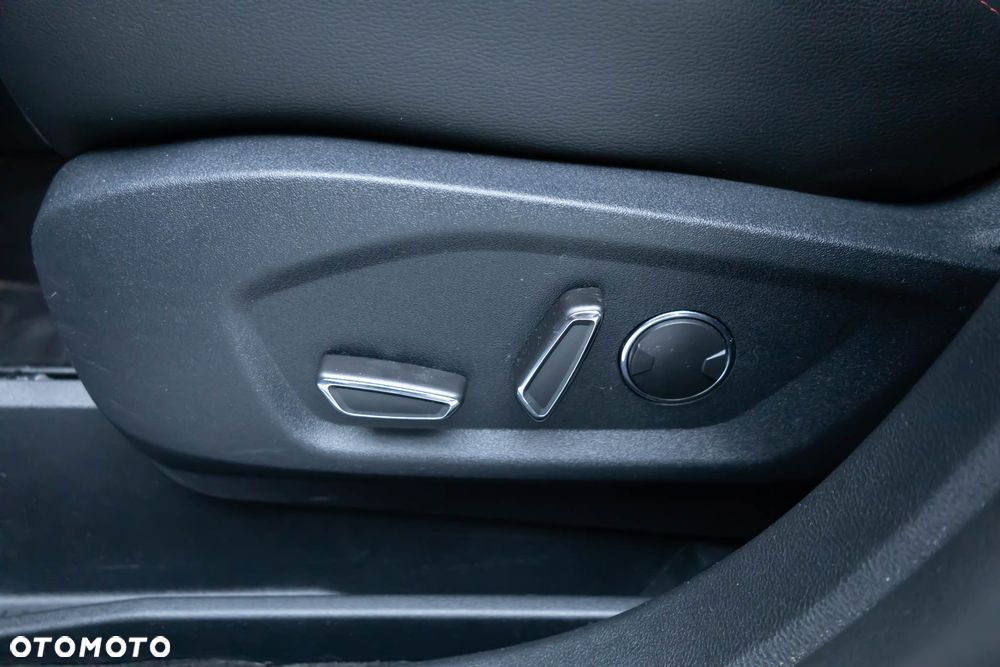 Ford S-Max 2.5 Duratec FHEV (7-Sitzer) ST-LINE - 16