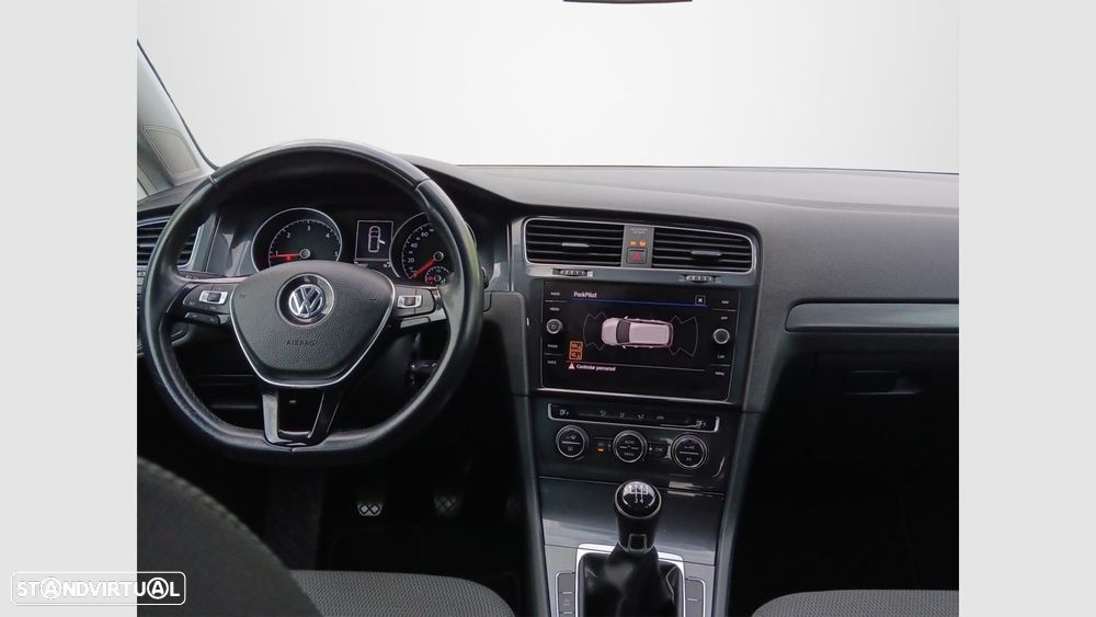 VW Golf Variant 1.6 TDi Confortline - 16