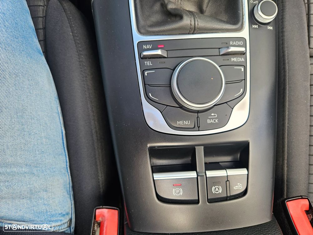 Audi A3 Cabrio 1.6 TDi S-line - 18