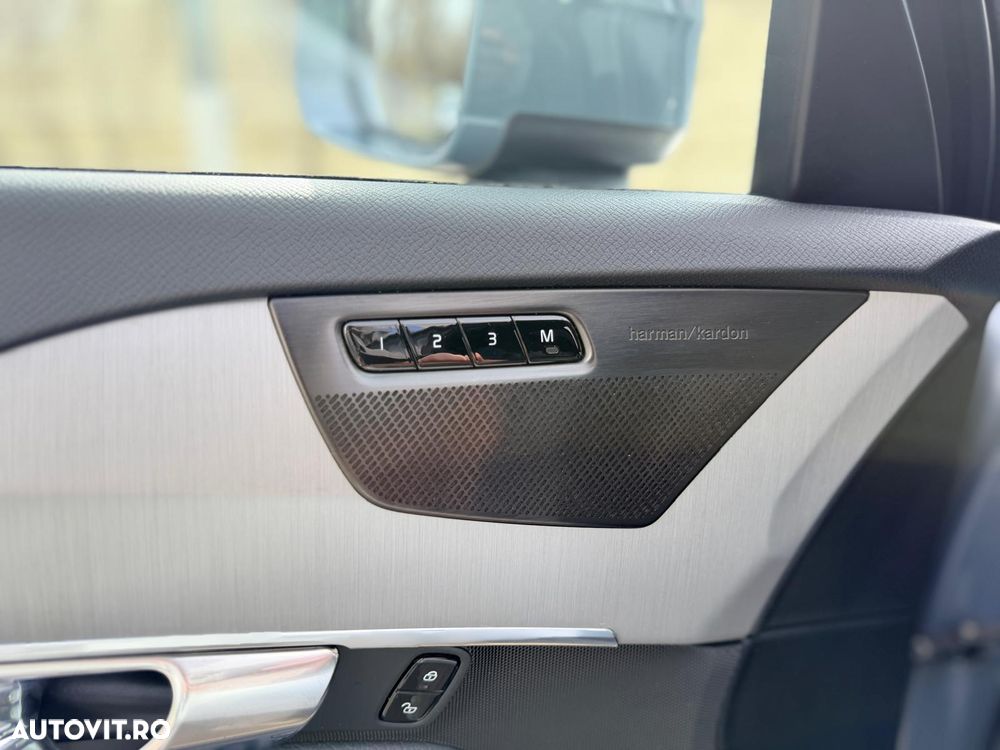 Volvo XC 90 Recharge T8 eAWD R-Design - 16