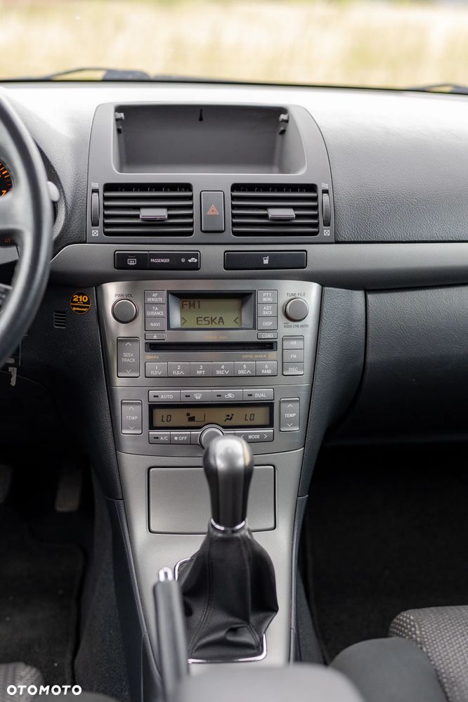 Toyota Avensis 2.0 VVT-i Executive - 20