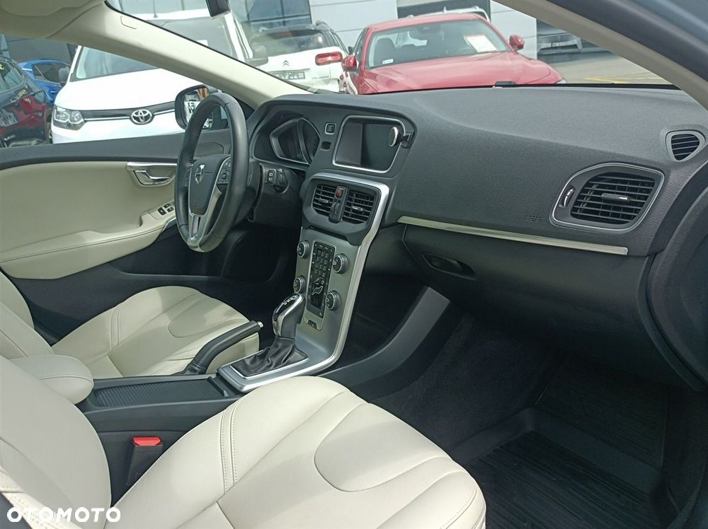 Volvo V40 - 9