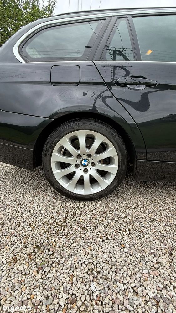 BMW Seria 3 325i xDrive Edition Exclusive - 17