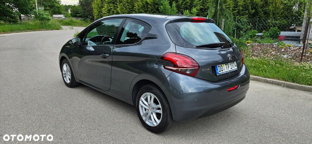Peugeot 208 - 5