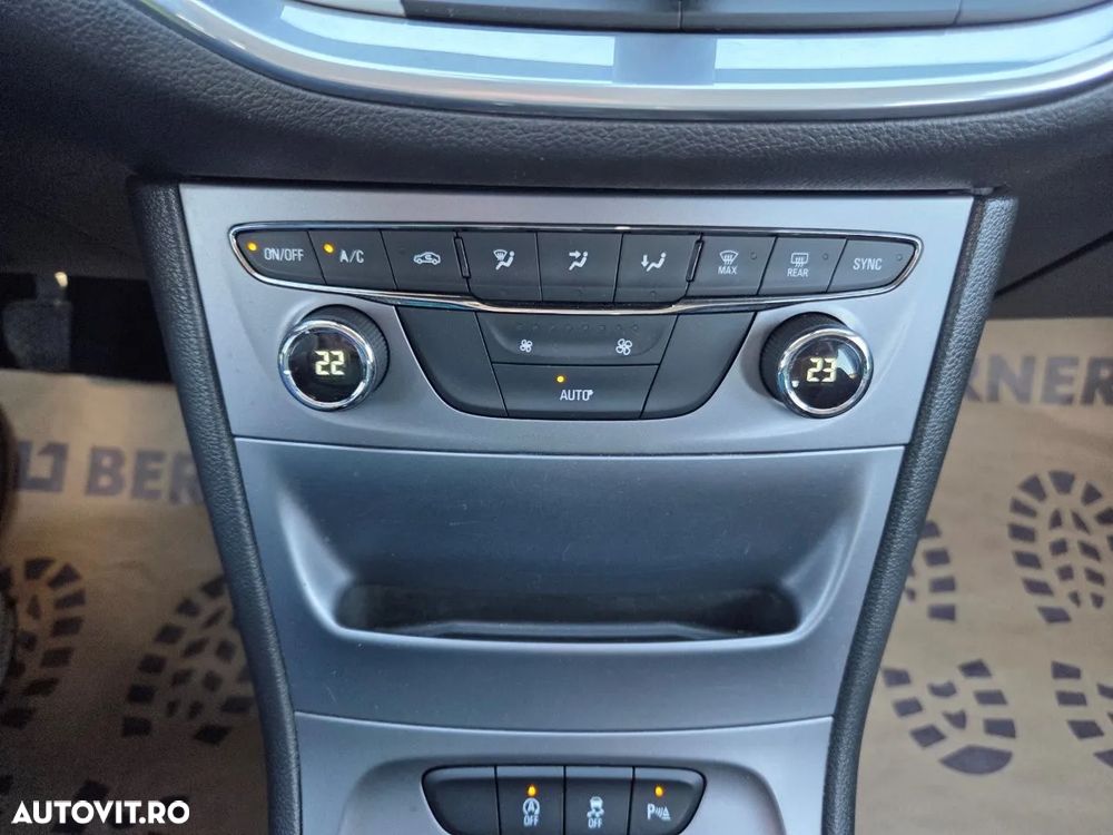 Opel Astra Sport Tourer 1.6 CDTI ECOTEC Dynamic - 25