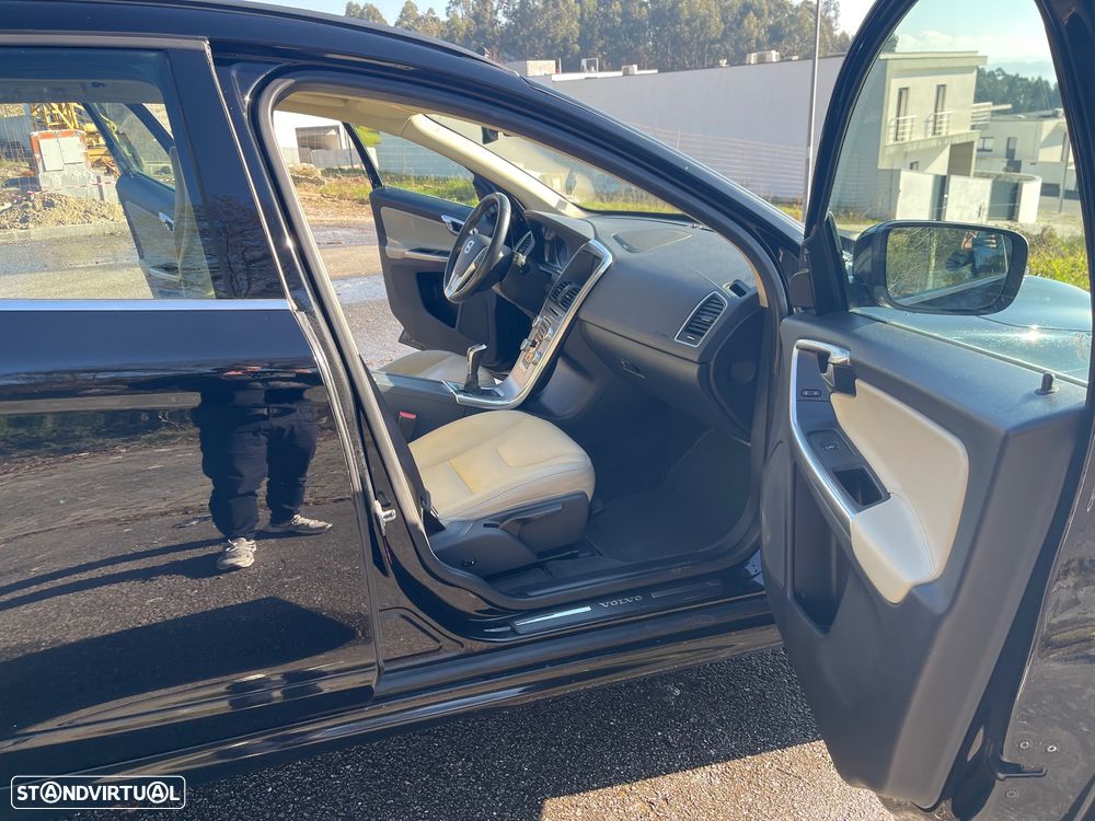 Volvo XC 60 2.0 D4 Momentum - 14