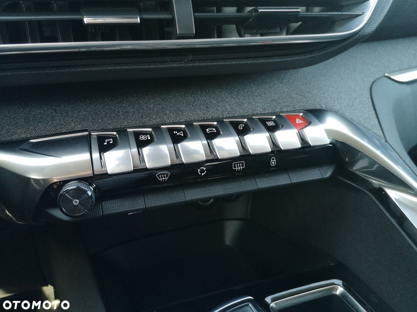 Peugeot 3008 1.2 PureTech Allure S&S EAT8 - 20