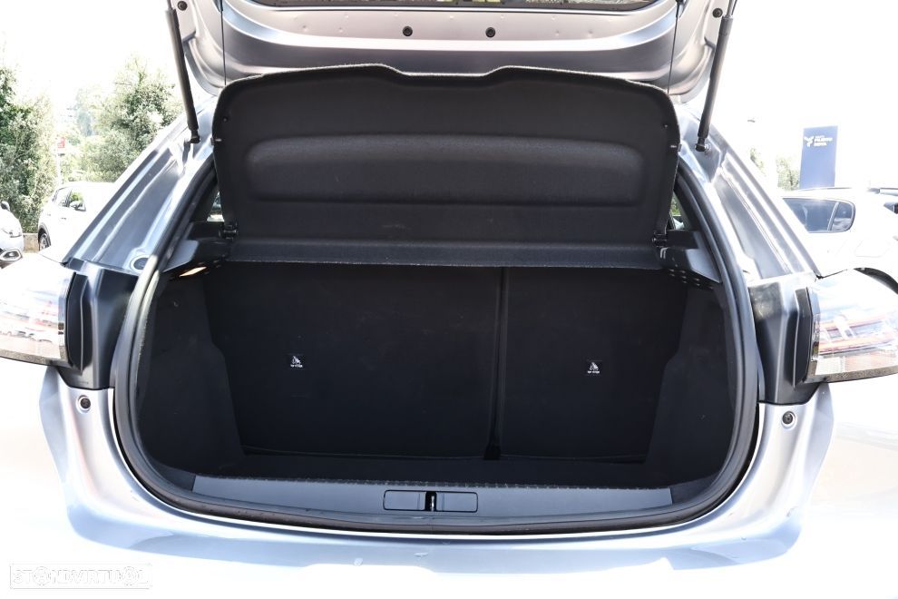 Peugeot 208 1.2 PureTech Allure - 18