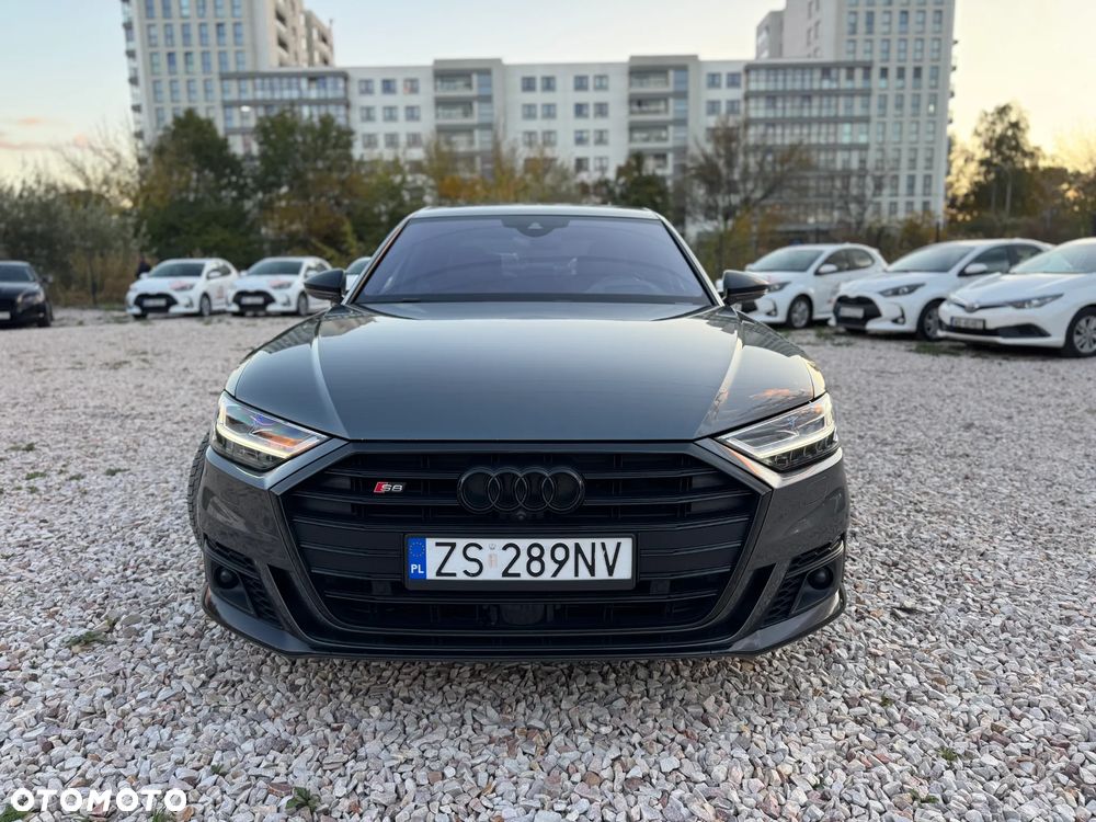 Audi S8 - 10