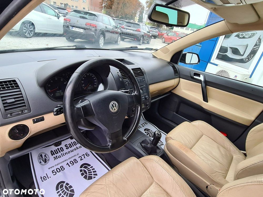 Volkswagen Polo 1.4 16V Highline - 16
