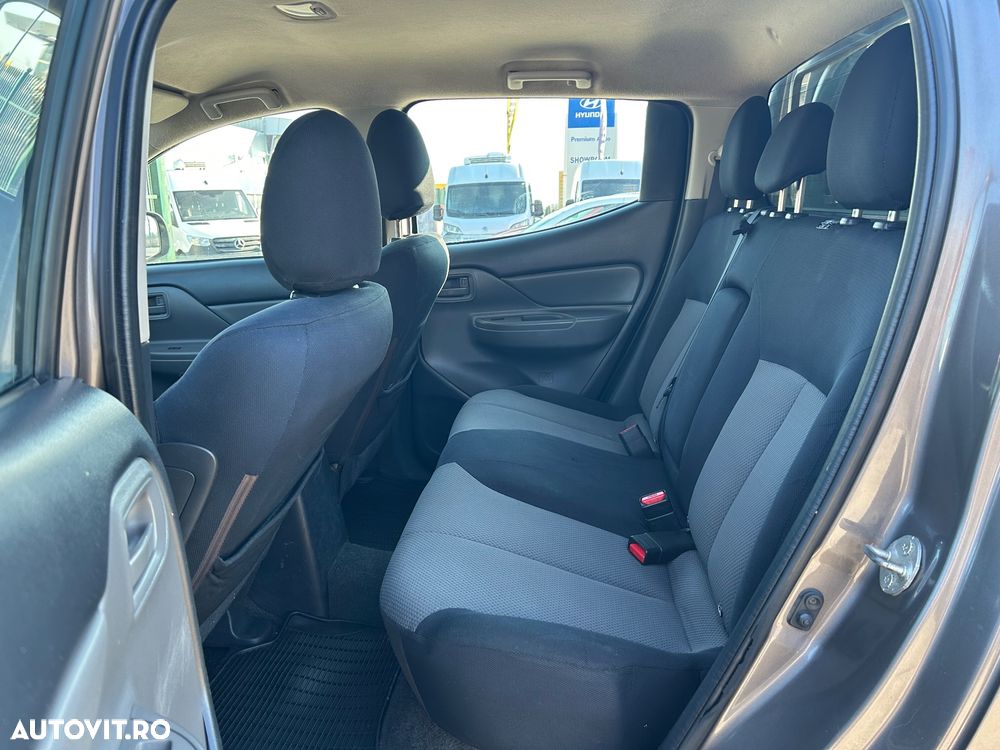 Mitsubishi L200 Double Cab 2.4 DI-D M/T Intense - 21