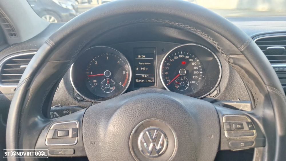 VW Golf 2.0 TDi Confortline - 10