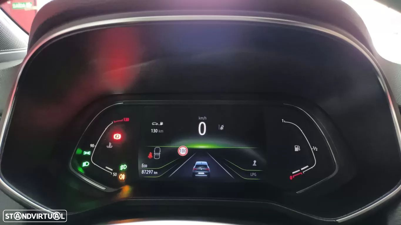 Renault Clio 1.0 TCe Techno Bi-Fuel - 36