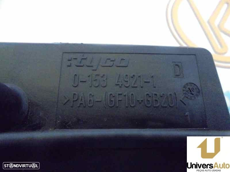 CAIXA RELÉS / FUSÍVEIS OPEL ASTRA H GTC 2004 -015349211 - 1