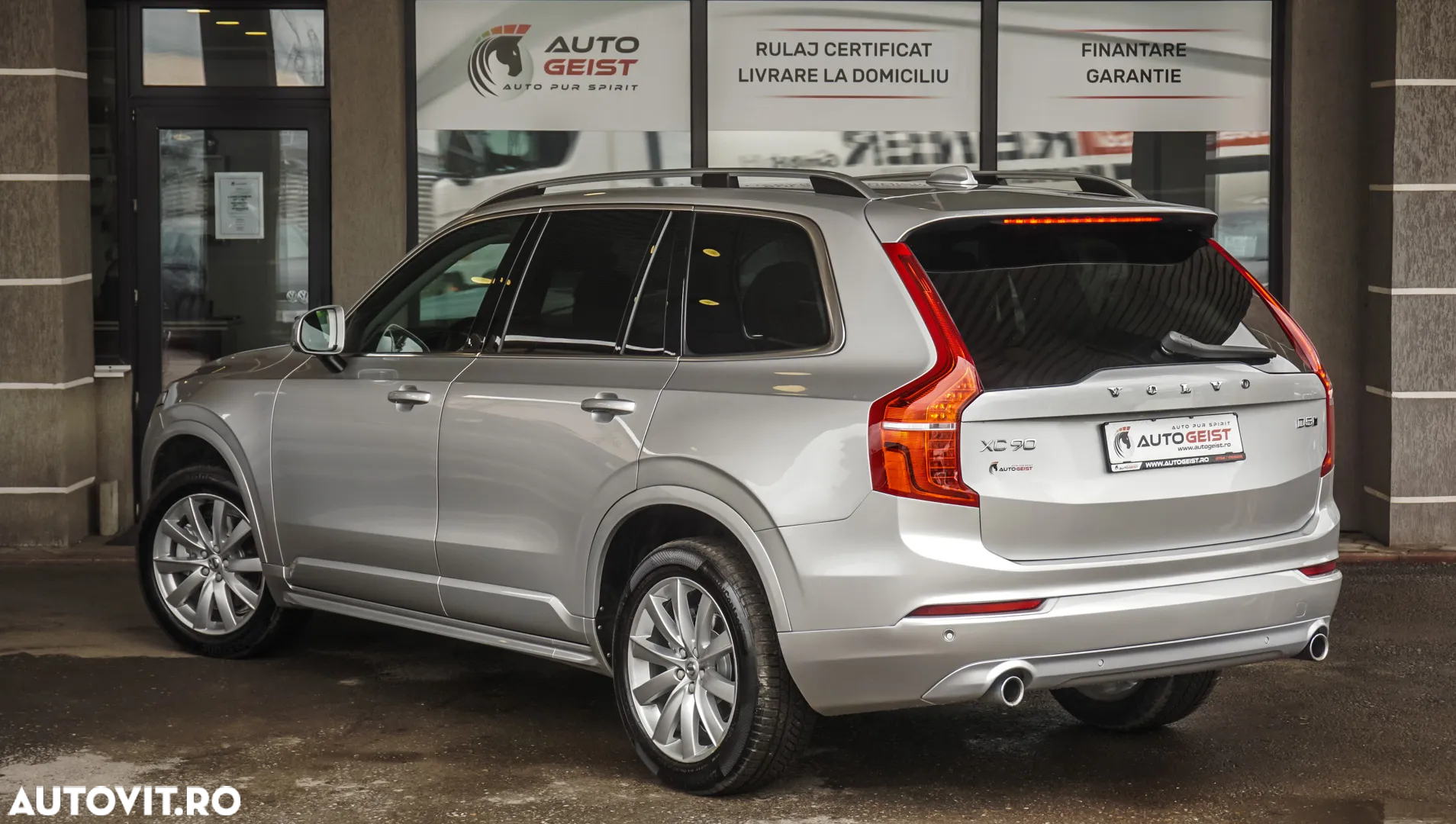 Volvo XC 90 D5 AWD Geartronic RDesign - 8
