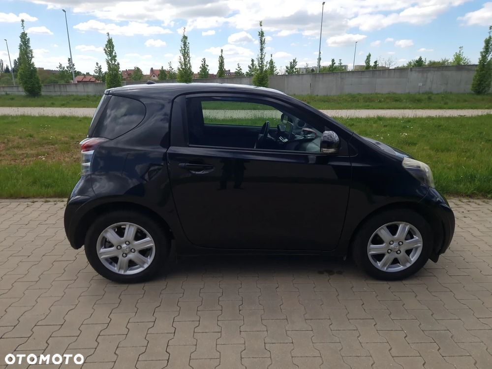 Toyota iQ 1.0 Luna CVT - 2