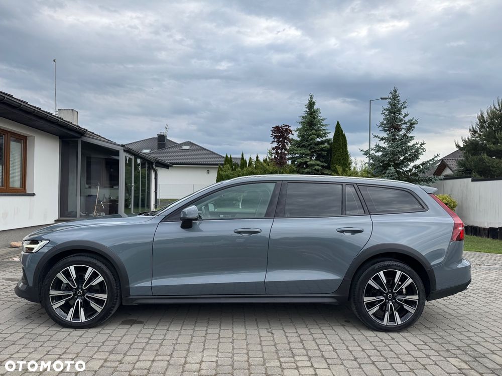 Volvo V60 B4 D Ultimate Dark - 4