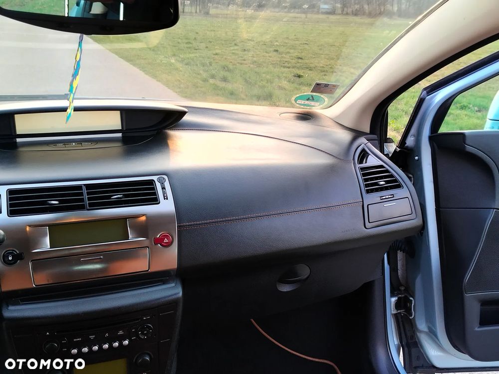 Citroën C4 1.6 16V Exclusive - 27