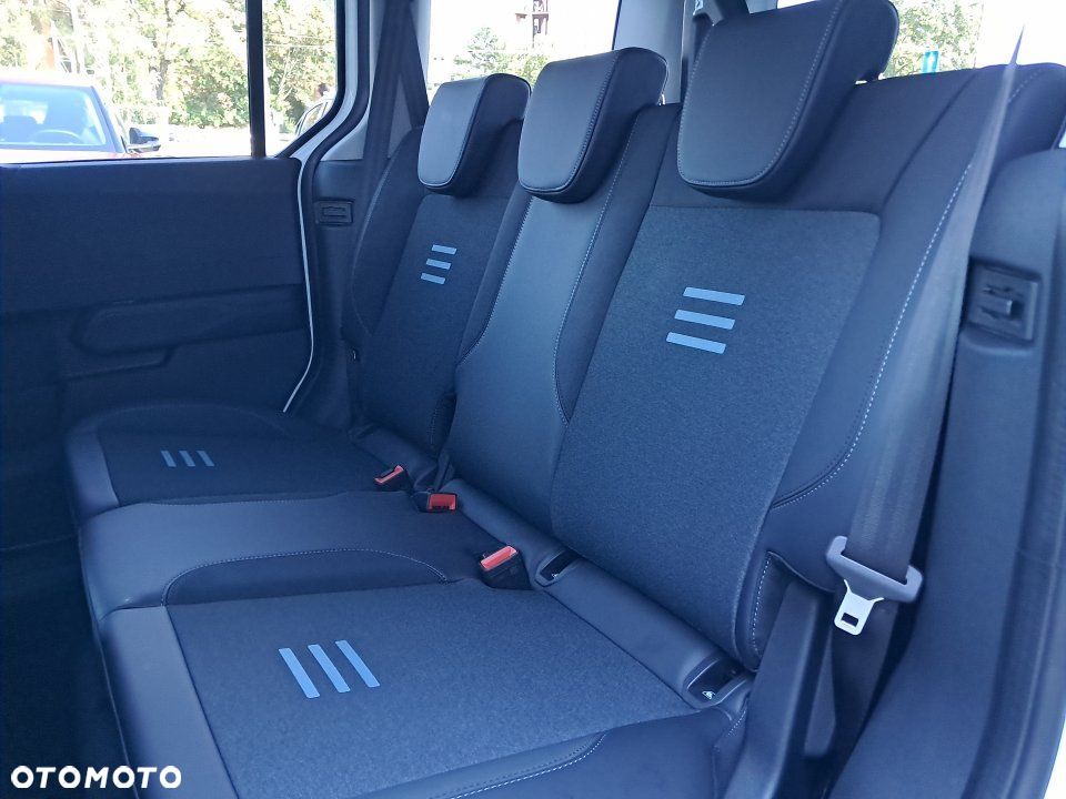 Ford Tourneo Courier - 13