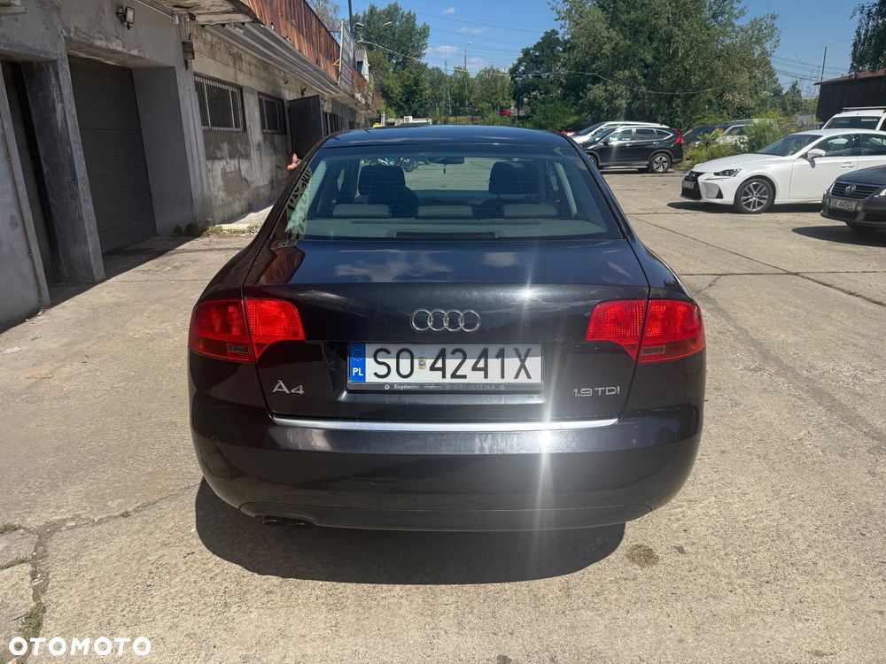 Audi A4 Limousine - 17