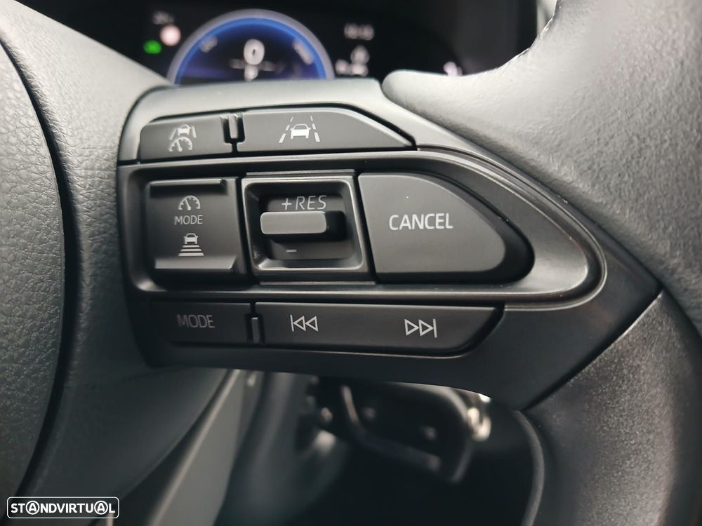 Toyota Yaris Cross 1.5 HDF Comfort Plus - 17