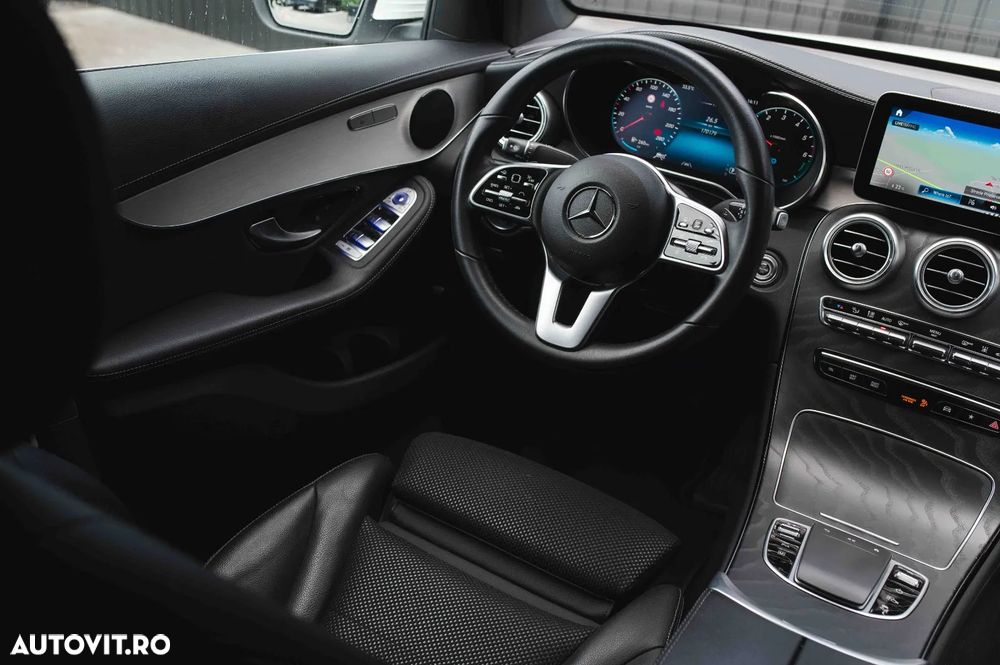 Mercedes-Benz GLC 350 e 4Matic 7G-TRONIC AMG Line - 39