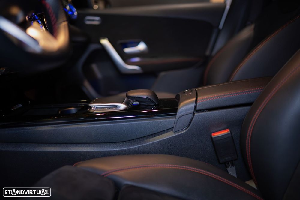 Mercedes-Benz A 250 e 8G-DCT AMG Line - 24