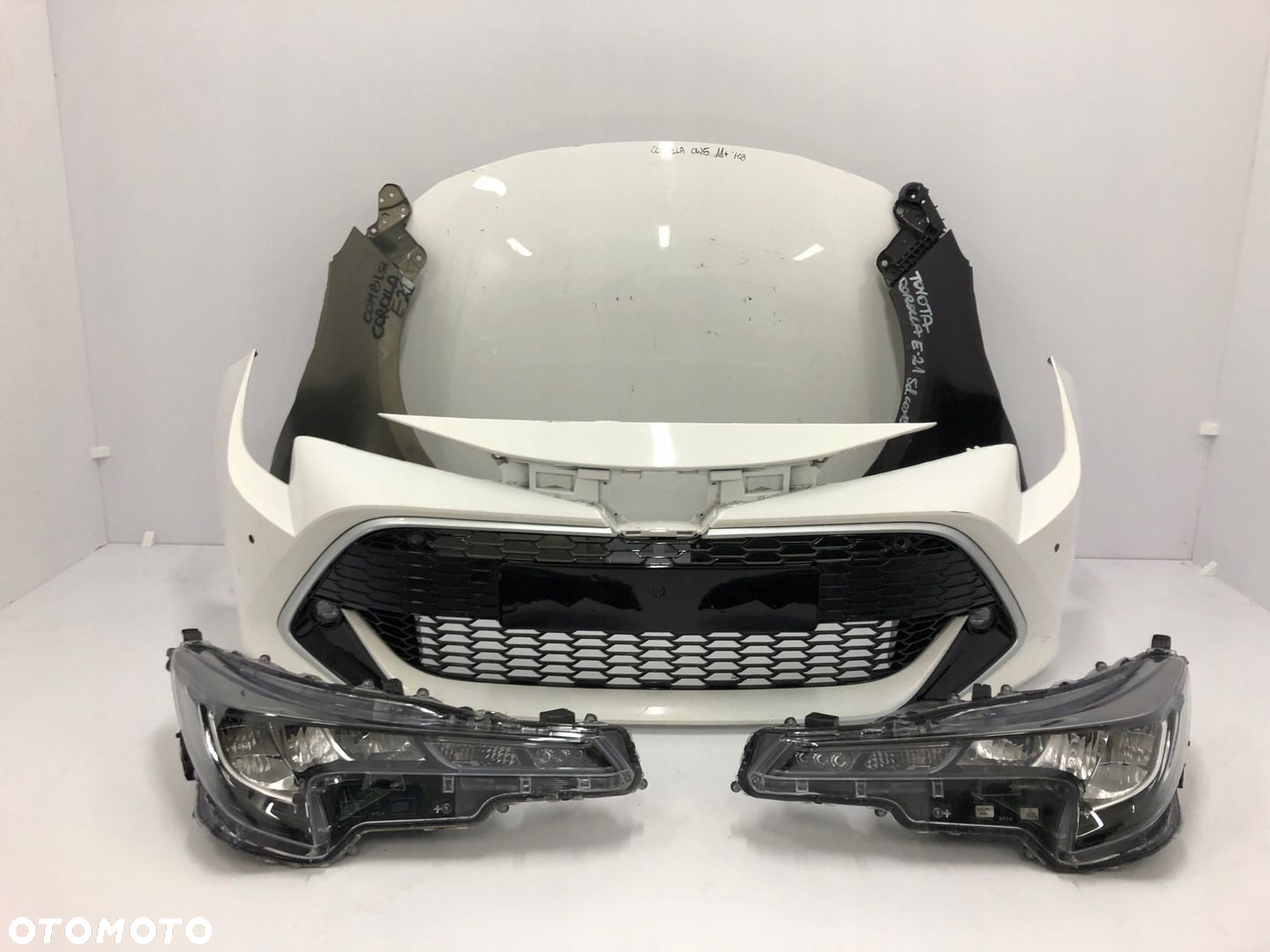 TOYOTA COROLLA E21 2019 HATCHBACK KOMBI MASKA ZDERZAK LAMPY BŁOTNIKI - 2