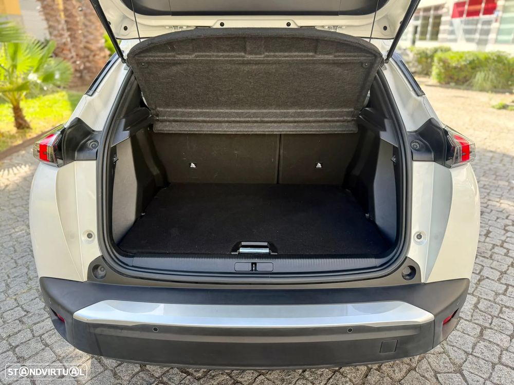 Peugeot e-2008 Allure - 39