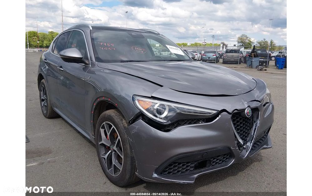 Alfa Romeo Stelvio - 2