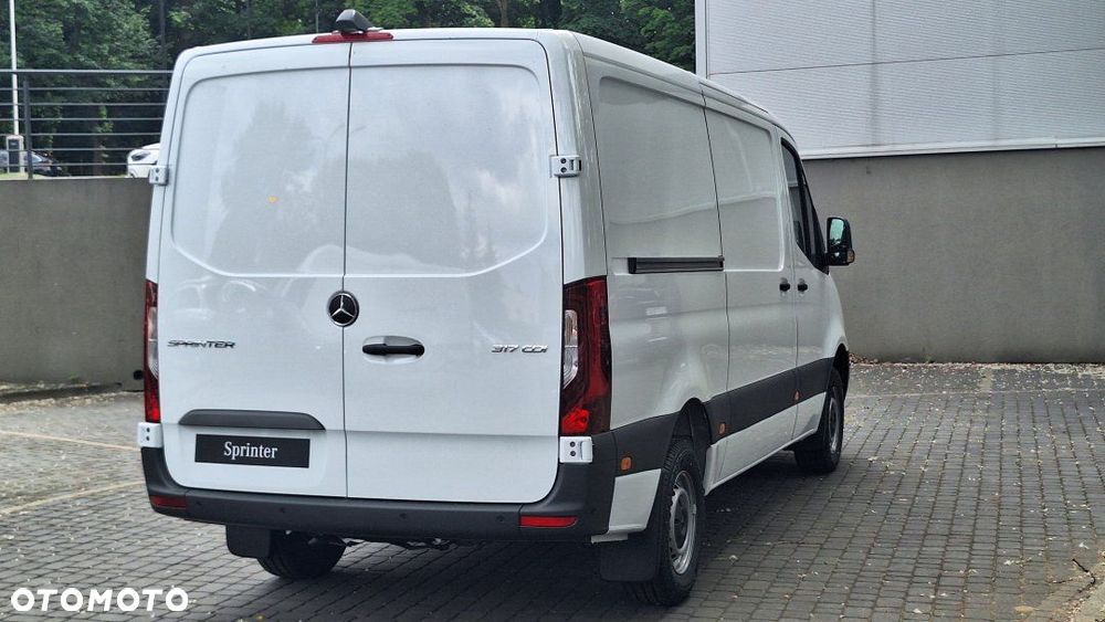 Mercedes-Benz Sprinter - 5