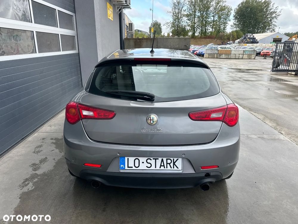 Alfa Romeo Giulietta 2.0 JTDM Distinctive - 8