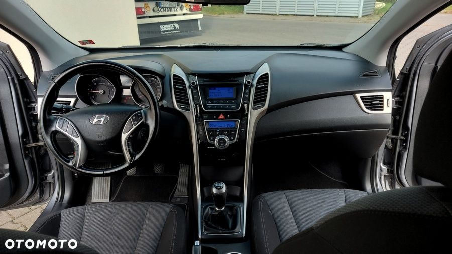 Hyundai i30 1.6 CRDi Fifa World Cup Edition - 17