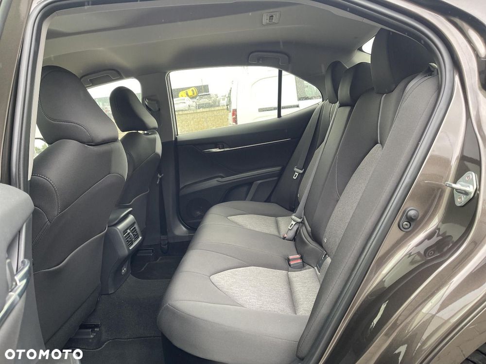 Toyota Camry - 14