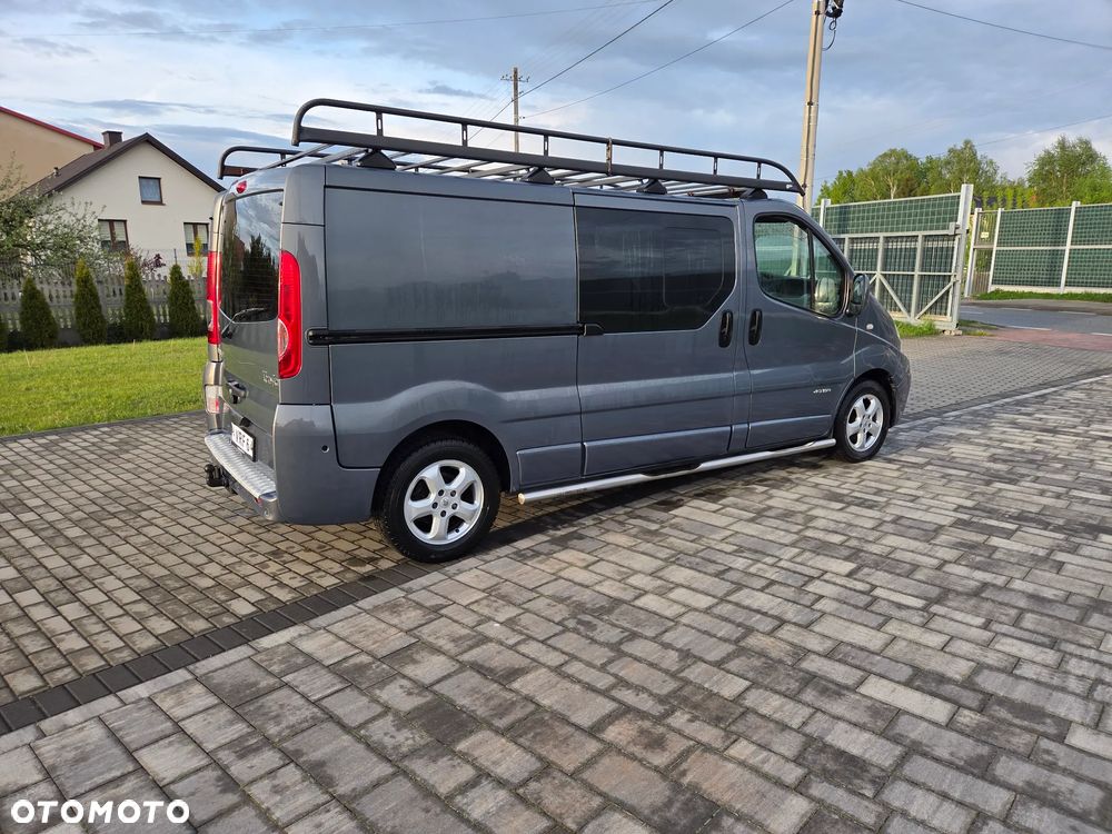 Renault TRAFIC LONG KLIMA TEMPOMAT ORYGINAŁ DUBEL KABINA ZADBANY FULL OPCJA DOPOSAŻONY - 4